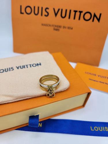 خاتم لويس فيتون بملحقاتها