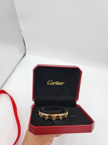 اسوارة كارتير مع ملحقاتها