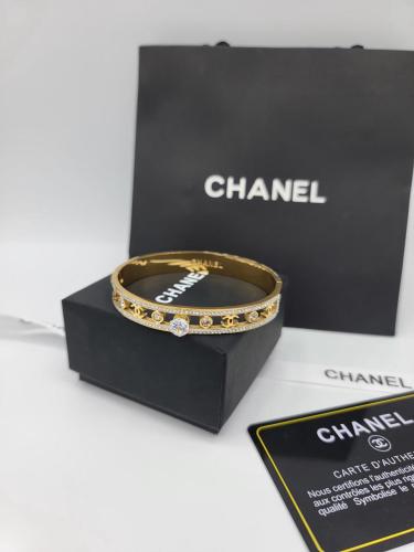 اسواره شانيل مع ملحقاتها