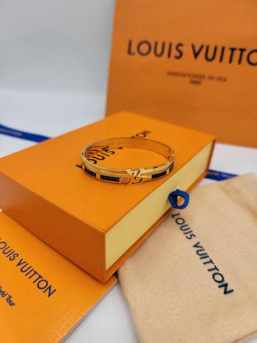 اسواره لويس فيتون مع ملحقاتها