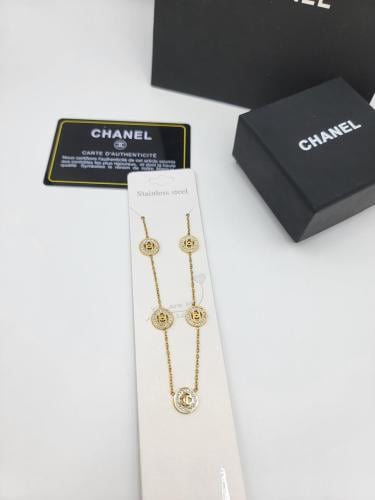 سلسال شانيل بملحقات