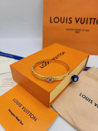 اسواره لويس فيتون مع ملحقاتها