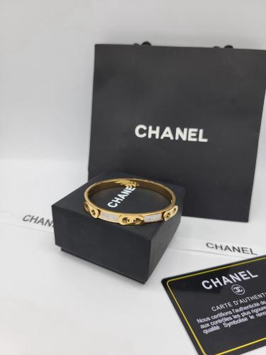 اسواره شانيل مع ملحقاتها