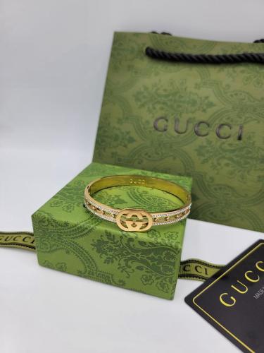 اسوارة قوتشي نسائية مع الملحقات