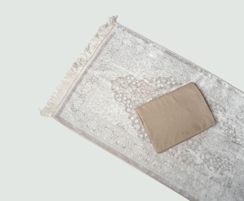 Luxury silk carpet set (brown)