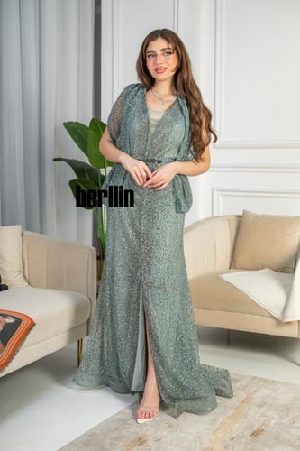 فستان سهرة ماكسي مطرز بأكمام شفافة لون تيفاني