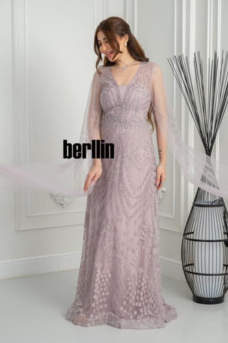 فستان سهرة لافندر مطرّز بتفاصيل فاخرة وأكمام شفافة...