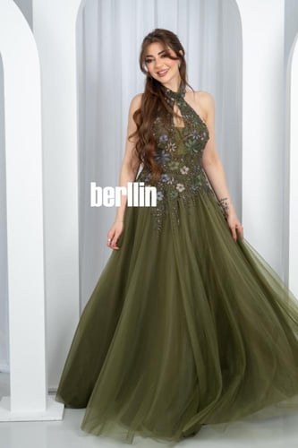 فستان التول الزيتوني بتطريز زهور ثلاثية الأبعاد وي...