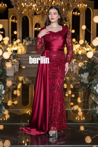 فستان سهرة احمر بتطريز ترتر مع تصميم أنيق وأكمام ش...