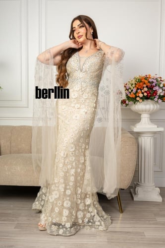 فستان سهرة ماكسي ضيق مطرز بأكمام كيب بيج