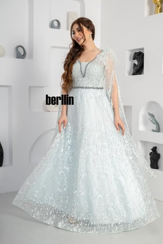 فستان سهره تول مطرز بتصميم كيب لون سماوي