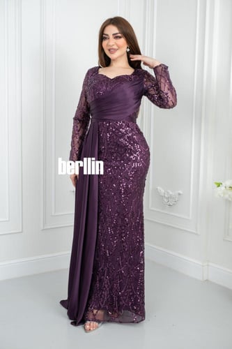 فستان سهرة موف بتطريز ترتر مع تصميم أنيق وأكمام شف...