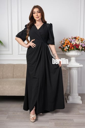 فستان ماكسي درابية مزين بالكريستال لون اسود