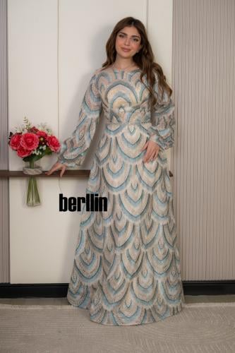 فستان سهرة كلاسيكي فاخر مطرز بنقشة "أمواج البحر" و...