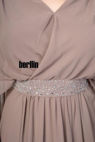 فستان سهرة شيفون ذييل مزين بالفصوص لون جالكسي