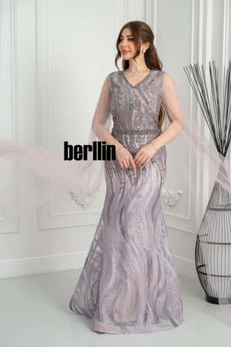 فستان سهرة وردي رمادي مطرّز بتفاصيل براقة وأكمام ش...