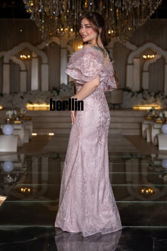 فستان سهرة وردي غلالة اللافندر بريش ناعم وتطريز كر...