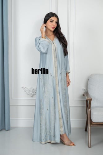 جلابية قطعتين مغربي مميزة بتطريز وفصوص لون سماوي ف...