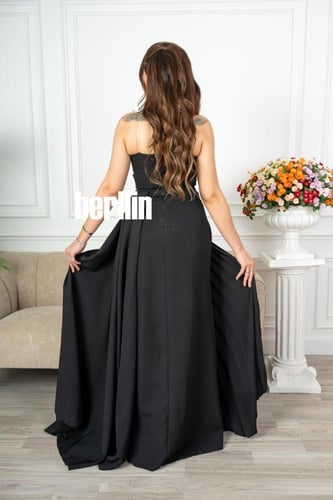 فستان سهرة توب مميز بتطريز فخم لون اسود