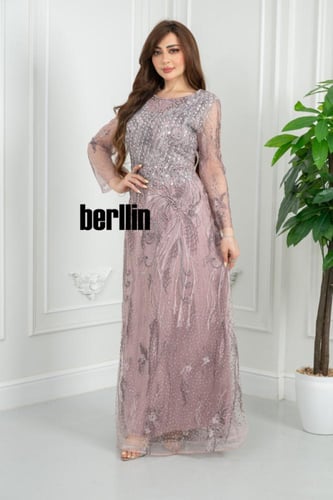 فستان موف محتشم بأكمام شفافة مطرز بشبكة كريستالات...