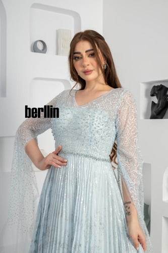 فستان سهرة شيفون بليسية مزين باللؤلؤ لون سماوي