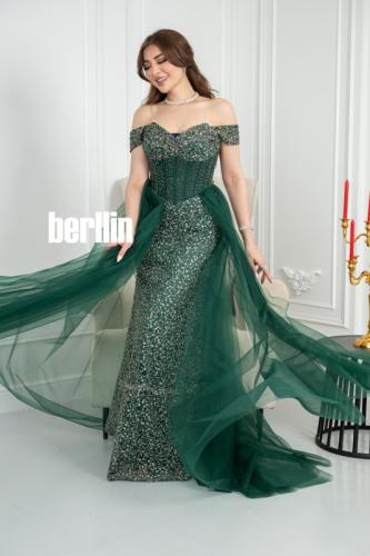 فستان سهرة أخضر بتصميم فاخر من الدانتيل والتول مع...