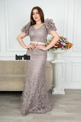 فستان سهرة طويل تل مطرز بستايل أكمام بف منفوخ لون...