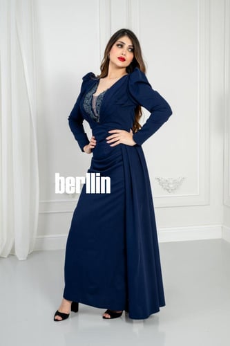 فستان سهرة ماسك بتطريز من الصدر لون كحلي