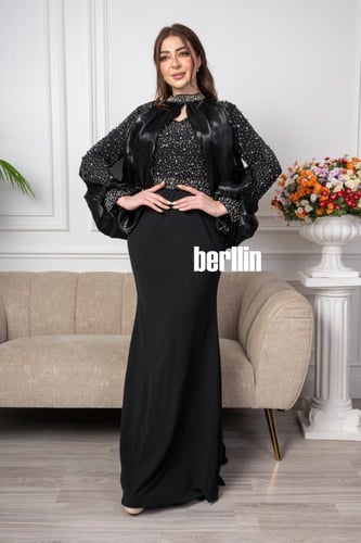 فستان سهرة حوريه البحر مميز بالفصوص والأكمام لون ا...