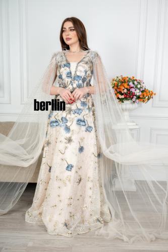 فستان سهرة طويل تل مورد بأكمام كيب مميز بالزهور