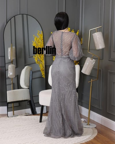 فستان سهره طويل مزين بفصوص لون رمادي