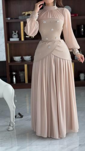 فستان سهرة بيج طويل راق هالتر بتصميم كلاسيكي وتطري...