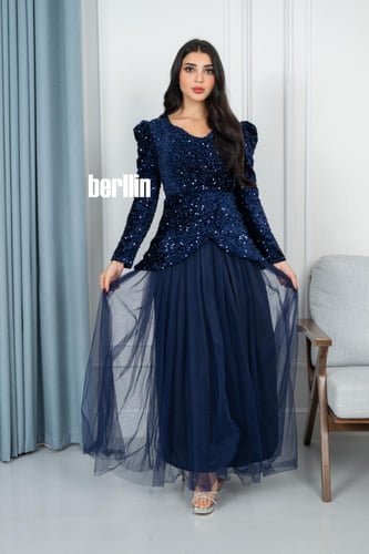 فستان سهرة طويل ترتر مميز بقصة كلوش تل لون كحلي