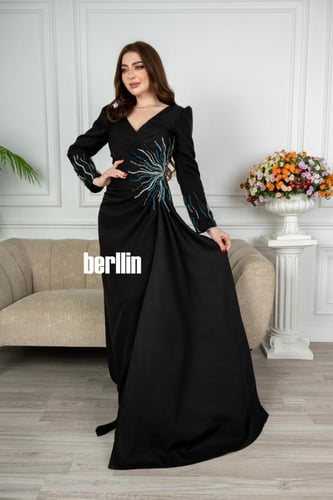 فستان سهرة سواريه بأكمام طويلة خرز لون اسود