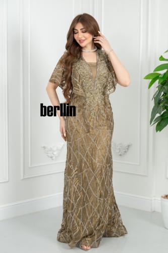 فستان سهرة زيتوني مطرز بنمط شبكي وأكمام كاب قصيرة