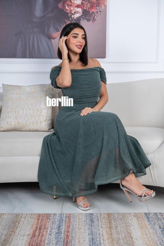 فستان أخضر داكن طويل اوف شولدر بطيات أنيقة