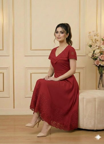 فستان "ماركيزا" الملكي بتفاصيل الليزر واللؤلؤ