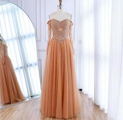 فستان سهرة كم طويل