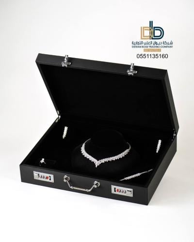 شنطة جلد فاخرة - أسود