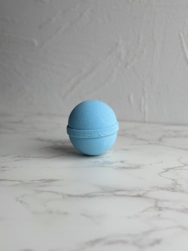 Winter bath bomb