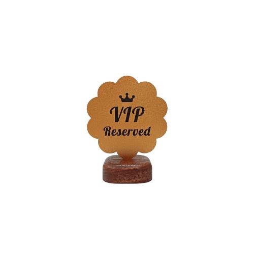 استاند حجز طاولة ذهبي VIP