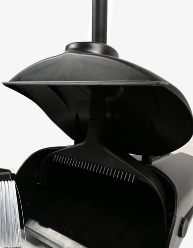 مكنسة مع مجرفة نظافة