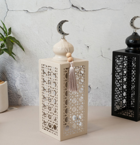 زينة وديكور تصميم فانوس رمضان مزخرف لون بيج