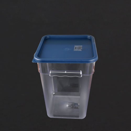 علب شفاف مع غطاء 7.5 لتر