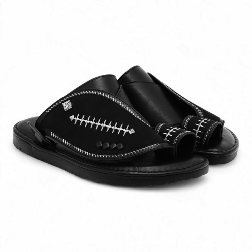 حذاء شرقي أسود