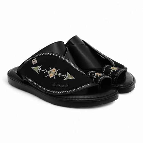 حذاء شرقي أسود
