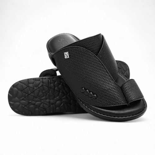 حذاء شرقي أسود