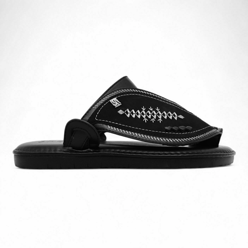 حذاء شرقي أسود