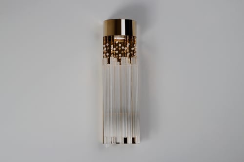 جداري مودرن مع معلقات زجاجية لون ذهبي