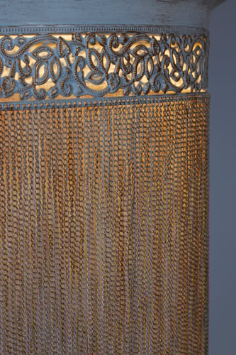 معلقة نحاسية طراز مغربي مع سلاسل لون ابيض (متوفر ع...